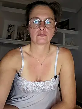 xcrazzycat online show from 17, 4, 2026