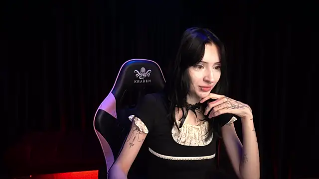 Snapshot of Trix_Void chatting on 8, 10, 2025 Trix Void online show from 8, 10, 2025