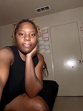 Snapshot of only_liyah chatting on 6, 10, 2025 only liyah online show from 6, 10, 2025