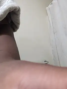 Snapshot of only_liyah chatting on 29, 10, 2025 only liyah online show from 29, 10, 2025