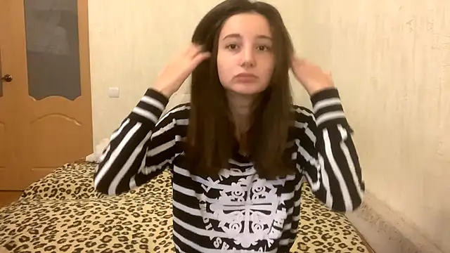 Snapshot of KyungSwaners chatting on 22, 10, 2025 KyungSwaners online show from 22, 10, 2025