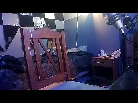 Franhugecum online show from 3, 12, 2025