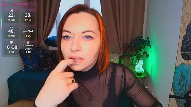 Snapshot of Serena_Foxxx chatting on 13, 5, 2026 Serena Foxxx online show from 13, 5, 2026
