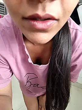 anshika0124 online show from 15, 1, 2026