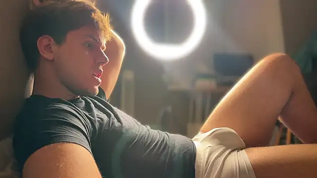 Snapshot of mynameischris chatting on 8, 10, 2025 mynameischris online show from 8, 10, 2025