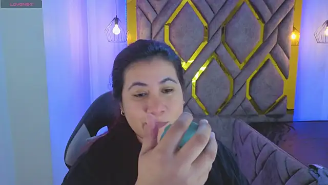 Addyy 02 online show from 17, 12, 2025