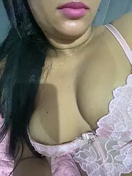 Snapshot of Brunamorenago chatting on 4, 5, 2026 Brunamorenago online show from 4, 5, 2026