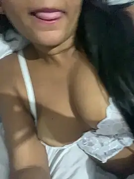 Snapshot of Brunamorenago chatting on 27, 5, 2026 Brunamorenago online show from 27, 5, 2026