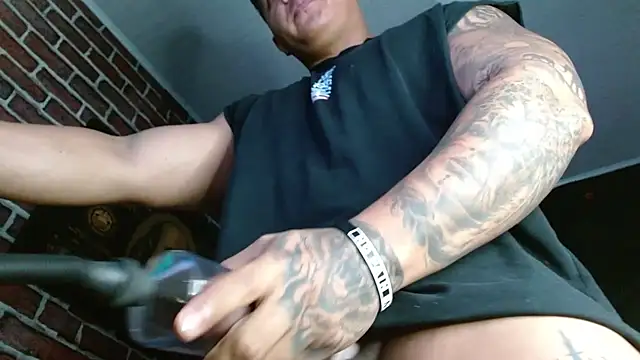 jordan bigcock  online show from 15, 12, 2025