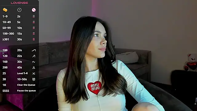 Snapshot of LeanaWILL chatting on 17, 10, 2025 LeanaWILL online show from 17, 10, 2025