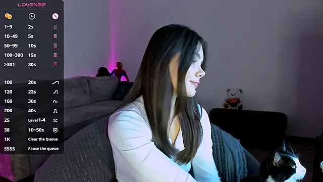 Snapshot of LeanaWILL chatting on 19, 10, 2025 LeanaWILL online show from 19, 10, 2025