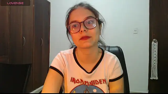 Snapshot of CarlaLorez chatting on 18, 10, 2025 CarlaLorez online show from 18, 10, 2025