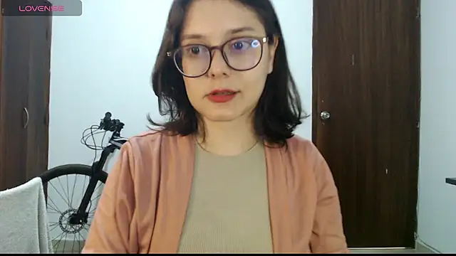 Snapshot of CarlaLorez chatting on 23, 10, 2025 CarlaLorez online show from 23, 10, 2025