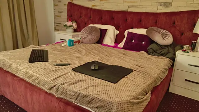 Vanessa Babe online show from 15, 10, 2025