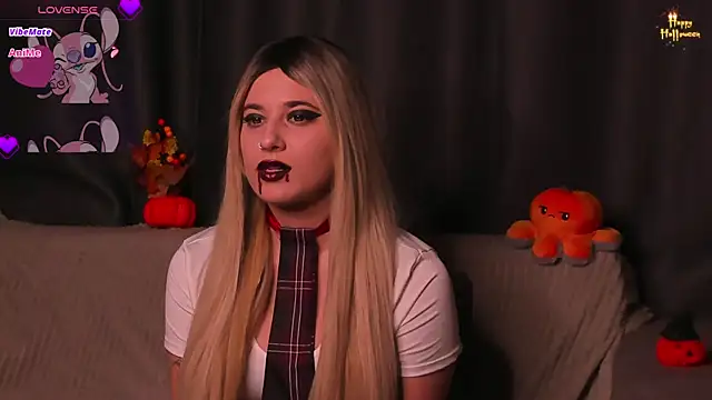Snapshot of ShyBunny1 chatting on 23, 10, 2025 ShyBunny1 online show from 23, 10, 2025