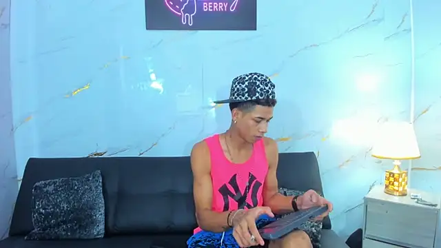 Snapshot of Little_nicoll chatting on 20, 2, 2026 Little nicoll online show from 20, 2, 2026