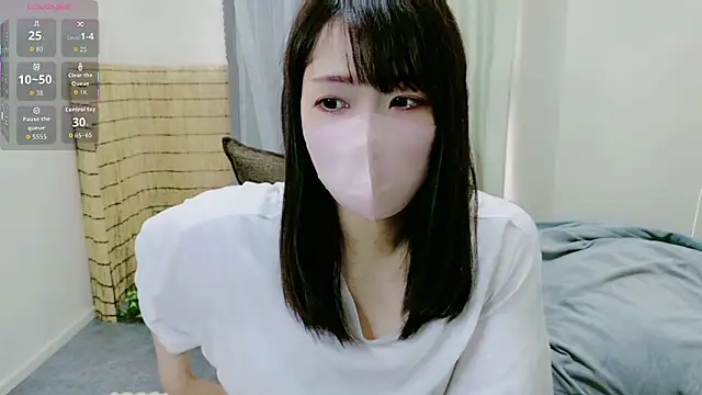 Snapshot of Natsumi-chan chatting on 13, 10, 2025 Natsumi-chan online show from 13, 10, 2025