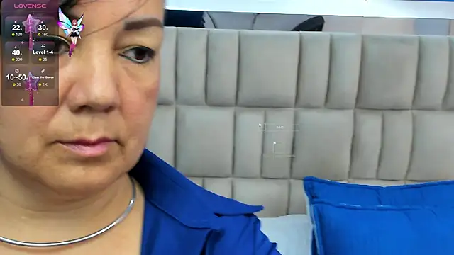 tania reyes  online show from 15, 10, 2025