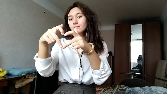 MiaLovelyOne online show from 18, 10, 2025