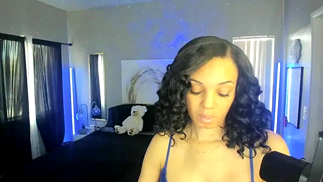 Snapshot of Myonnathegod chatting on 14, 12, 2025 Myonnathegod online show from 14, 12, 2025