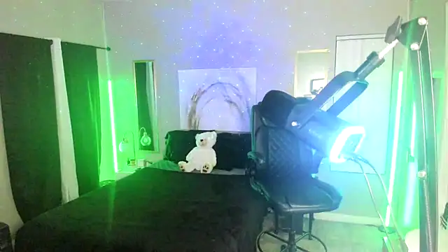 Snapshot of Myonnathegod chatting on 18, 12, 2025 Myonnathegod online show from 18, 12, 2025