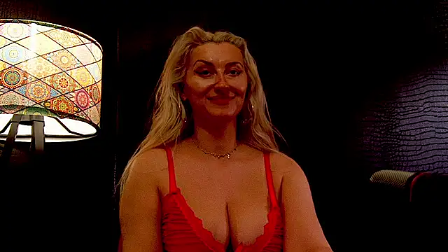 LeticiaReys online show from 18, 2, 2026