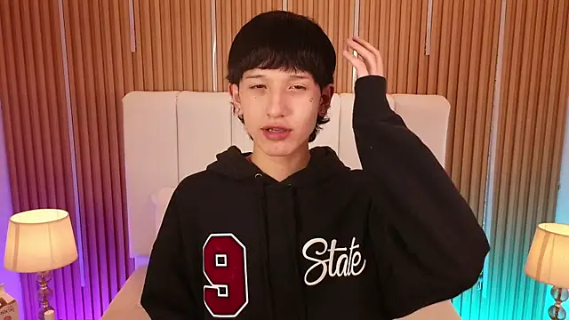 Emo Boy  online show from 30, 5, 2026