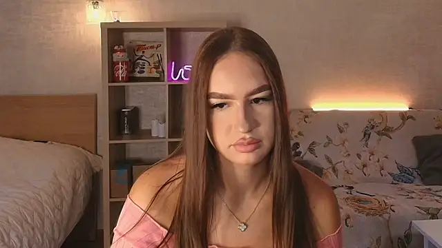 MayaGlow online show from 17, 10, 2025