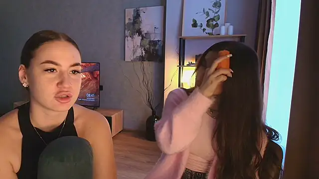 MayaGlow online show from 27, 11, 2025