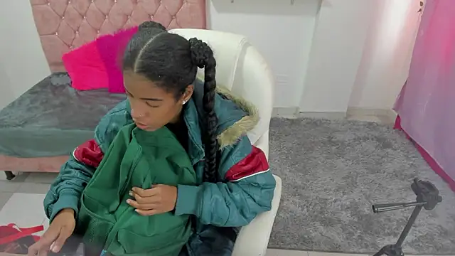 Snapshot of thianahorny chatting on 2, 2, 2026 thianahorny online show from 2, 2, 2026