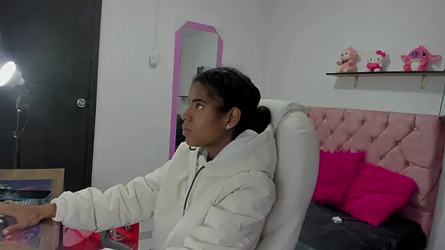 Snapshot of thianahorny chatting on 4, 2, 2026 thianahorny online show from 4, 2, 2026