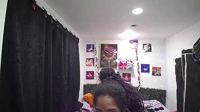 thianahorny online show from 13, 4, 2026