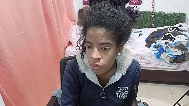 Snapshot of thianahorny chatting on 17, 7, 2026 thianahorny online show from 17, 7, 2026