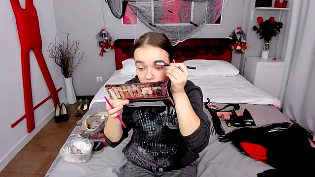 Snapshot of KamilaPeach chatting on 29, 10, 2025 KamilaPeach online show from 29, 10, 2025