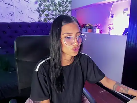 KarlaSlutSkinny   online show from 16, 4, 2026