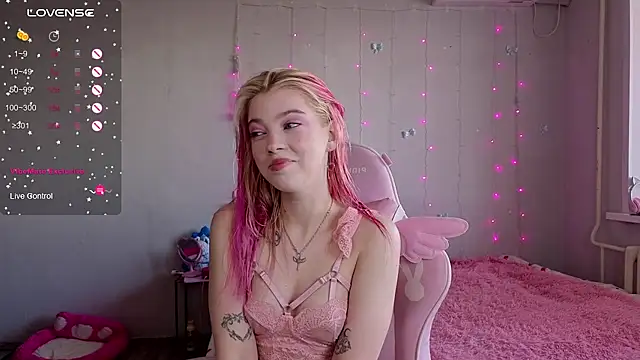 myprettylola online show from 7, 5, 2026