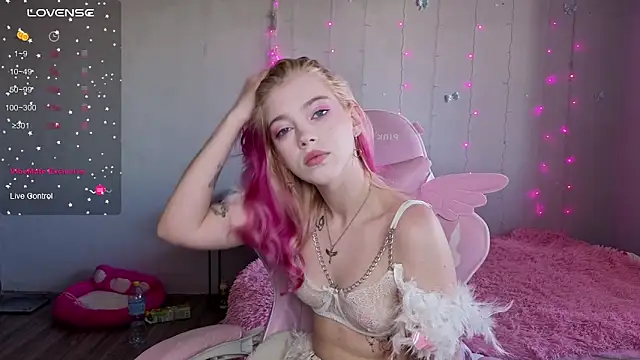 myprettylola online show from 9, 5, 2026