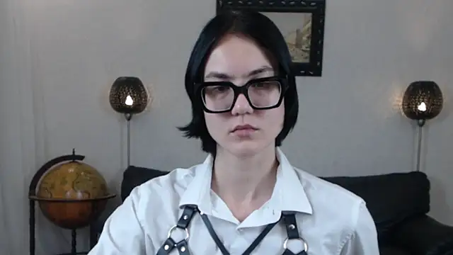 Marie Fitch online show from 23, 10, 2025