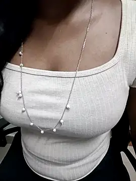 Tamilmallu-duskygirl03 online show from 5, 3, 2026