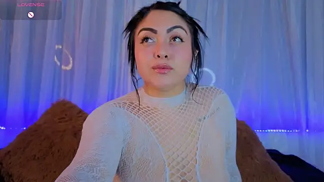 Victoria Jonhss online show from 2, 4, 2026