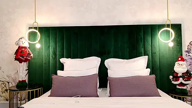 ClaireMathis online show from 5, 12, 2025