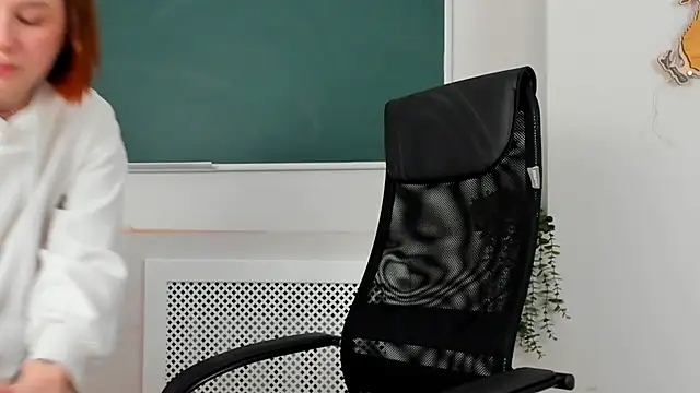 ClaireMathis online show from 9, 4, 2026