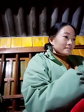 gio-thu online show from 2, 12, 2025