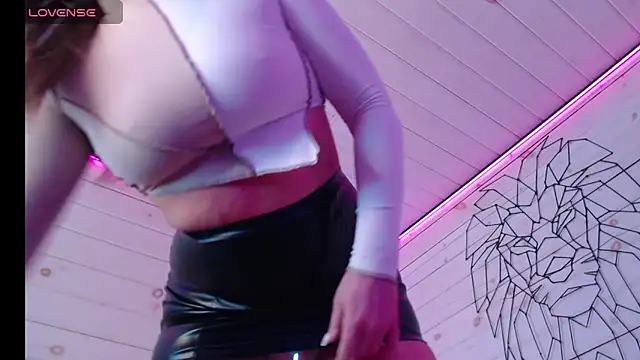 Snapshot of CandyBunie chatting on 14, 2, 2026 CandyBunie online show from 14, 2, 2026