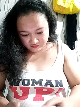 Snapshot of sweetannie13 chatting on 8, 11, 2025 sweetannie13 online show from 8, 11, 2025