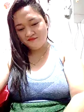 Snapshot of sweetannie13 chatting on 15, 2, 2026 sweetannie13 online show from 15, 2, 2026