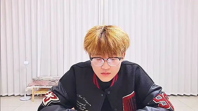 KK-cuteboy online show from 1, 4, 2026