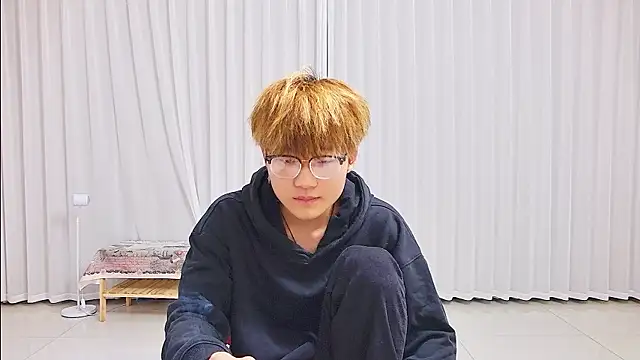 KK-cuteboy online show from 2, 4, 2026