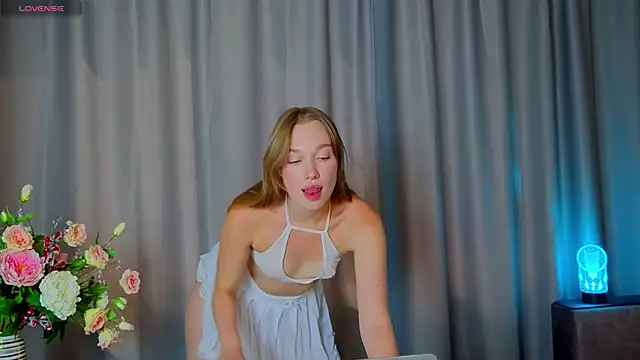 ElizaPurrr online show from 6, 8, 2026