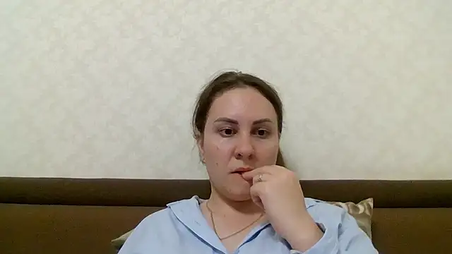 Snapshot of MeadowEyes chatting on 7, 6, 2026 MeadowEyes online show from 7, 6, 2026
